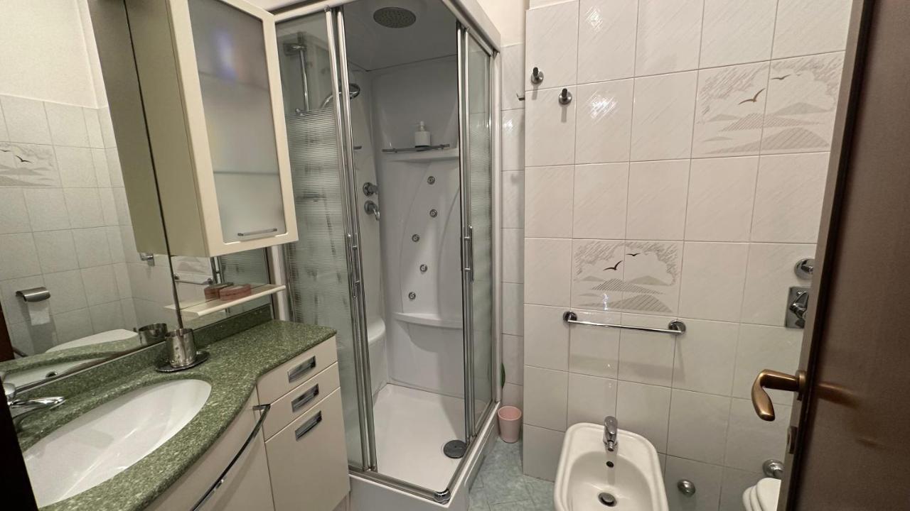 Dehomes - Two Bedrooms, Terrace, Wi-Fi, Tram To Centre & Rho Fiera ミラノ エクステリア 写真