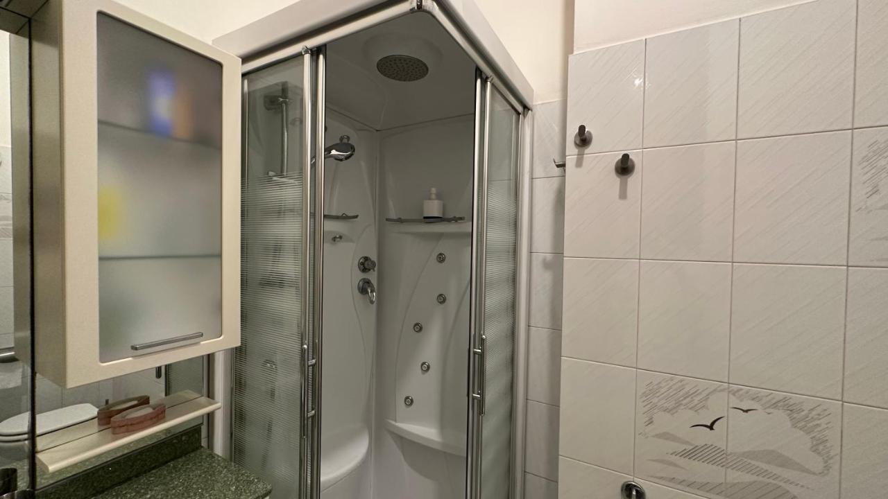 Dehomes - Two Bedrooms, Terrace, Wi-Fi, Tram To Centre & Rho Fiera ミラノ エクステリア 写真