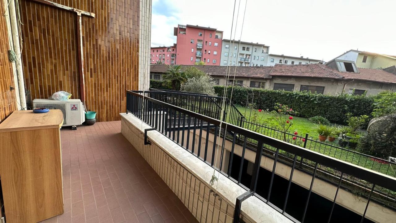 Dehomes - Two Bedrooms, Terrace, Wi-Fi, Tram To Centre & Rho Fiera ミラノ エクステリア 写真
